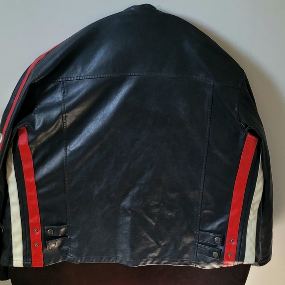 Men's medium Capsize jacket - Picture 2 of 4